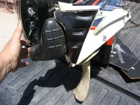17210-kz3-860zb Honda 92 93 94 1993 Cr250 Oem Air Cleaner Box Case And Connection Tube Guard
