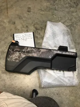 56077-0440 Kawasaki Oem Pattern Side Carrier Rh Camo