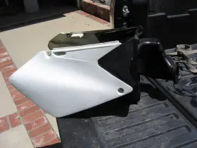 13700-37f31 Suzuki 03 04 05 06 Rm250 Oem Air Cleaner Box Case And Tube Mud Guard Side Covers