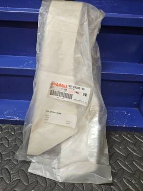 Yamaha 13s-2838g-00-00 Genuine Oem Parts Seat For R6