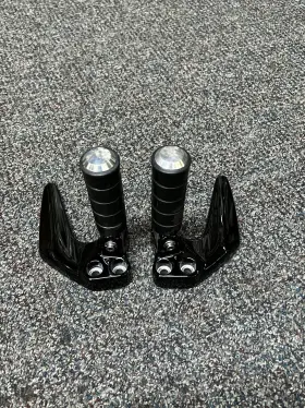 3d8-27430-10-00 Yamaha 3d8274401000 3d8-27440-10-00 And Rear Footrest Assy Left Right Oem