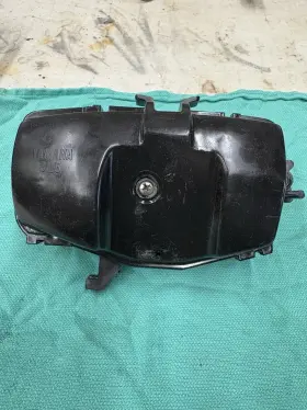 3l5-w1441 Yamaha Qt50 Air Filter Box